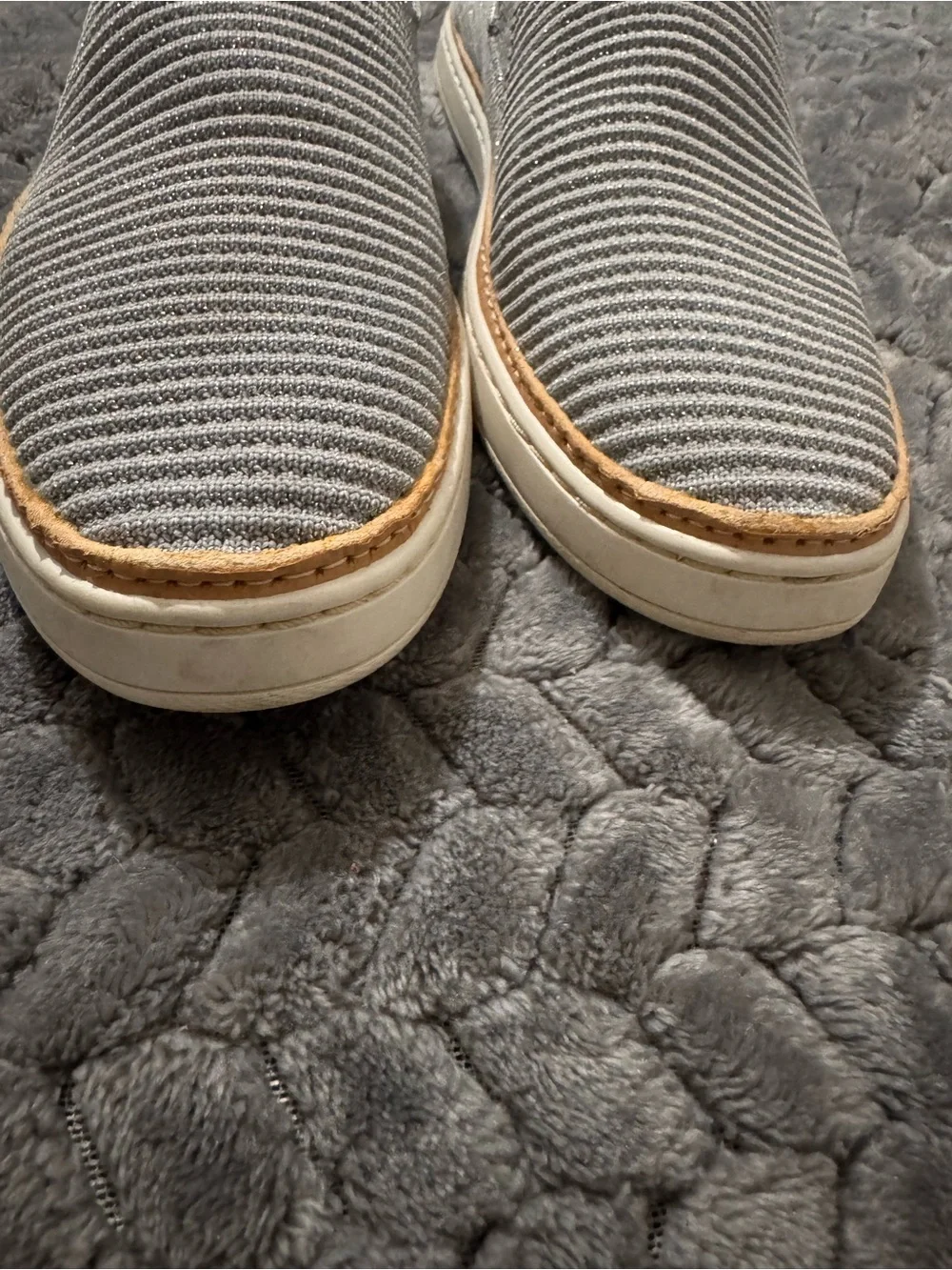 UGG comfortable gray